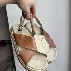 ALOHAS Two-Tone Leather Sandals